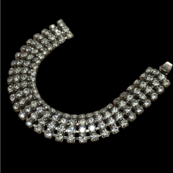 Elegant Silver Rhinestone Bracelet - Picture 8 of 9